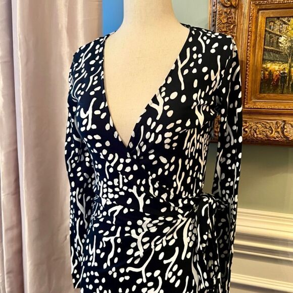NWT Diane von Furstenberg DVF for Target Black White Sea Spots Wrap Dress XXS - Picture 2 of 2